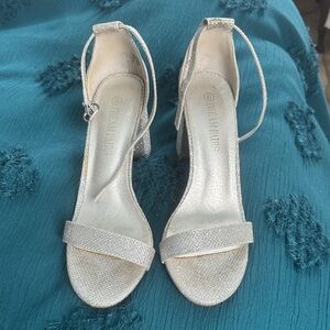 Dream Pairs Shimmering Silver Heels